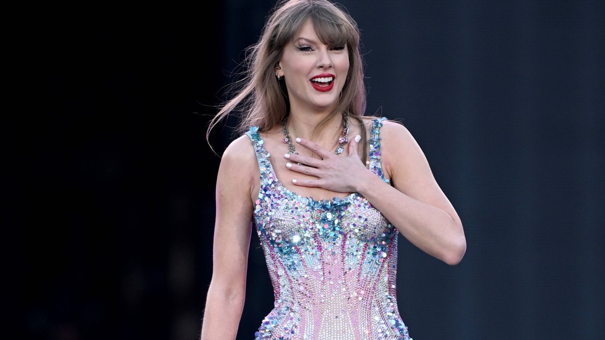 TAYLOR SWIFT MELBOURNE, American singer songwriter Taylor Swift performing during the first night of the The Eras Tour in Australia at the Melbourne Cricket Ground, Melbourne, Friday, February 16, 202 ...