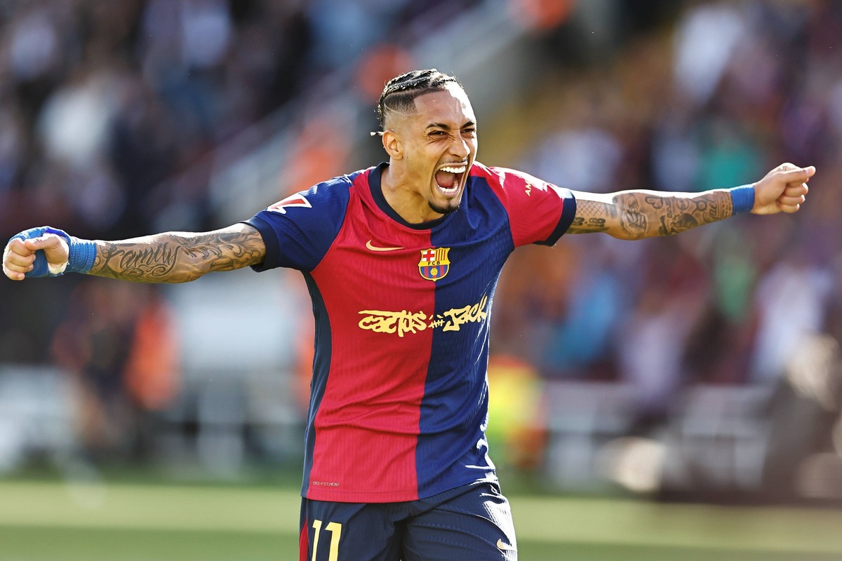 Raphinha Barcelona, MAY 11, 2025 - Football / Soccer : Raphinha celebrates before Fermin Lopez s goal is rescinded during Spanish LaLiga EA Sports match between FC Barcelona, Barca 4-3 Real Madrid CF  ...