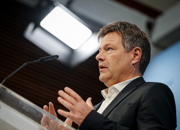 11.01.2023, Berlin: Robert Habeck (Bündnis 90/Die Grünen), Bundesminister für Wirtschaft und Klimaschutz, gibt eine Pressekonferenz zum beschlossenen Gesetzentwurfs des Bundeskabinett zur Digitalisier ...