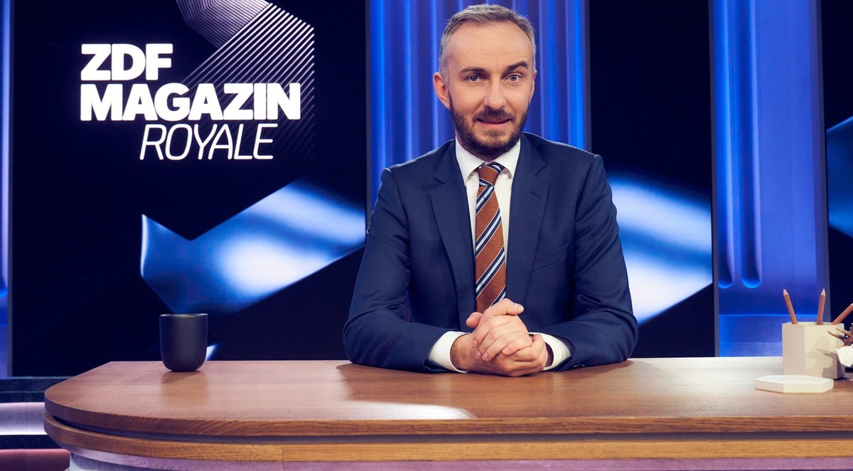 Jan Böhmermann im Studio.