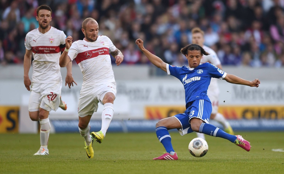 20.04.2014, Fussball, Saison 2013-2014, 1. Bundesliga, 31. Spieltag, VfB Stuttgart - FC Schalke 04 3-1, v.re., Leroy Sane (Schalke 04), Konstantin Rausch (VfB Stuttgart), Christian Gentner (VfB Stuttg ...