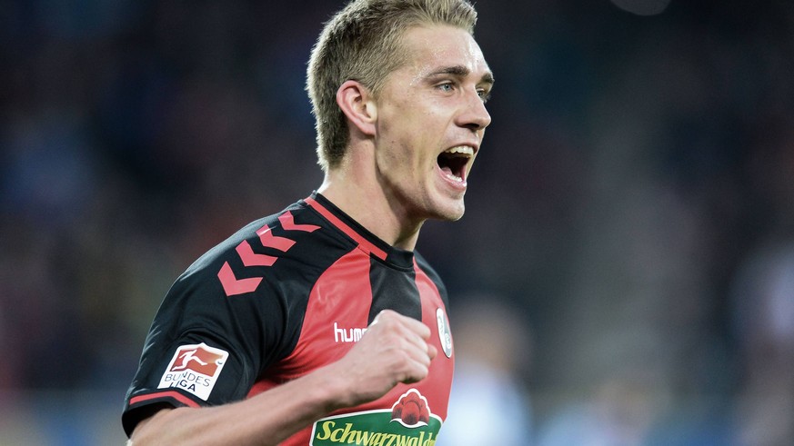 29.01.2017, xmhx, Fussball 1.Bundesliga, SC Freiburg - Hertha BSC Berlin, emspor, v.l. Nils Petersen (SC Freiburg) erzielt ein Tor, Goal scored zum 2:0 Jubel, Freude Freiburg

29 01 2017 xmhx Footba ...