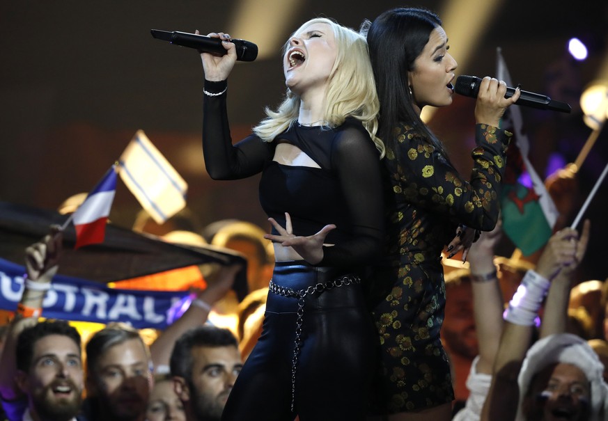 19.05.2019, Israel, Tel Aviv: S!sters aus Deutschland treten im Finale des Eurovision Song Contests (ESC) 2019 auf. Foto: Sebastian Scheiner/AP/dpa +++ dpa-Bildfunk +++