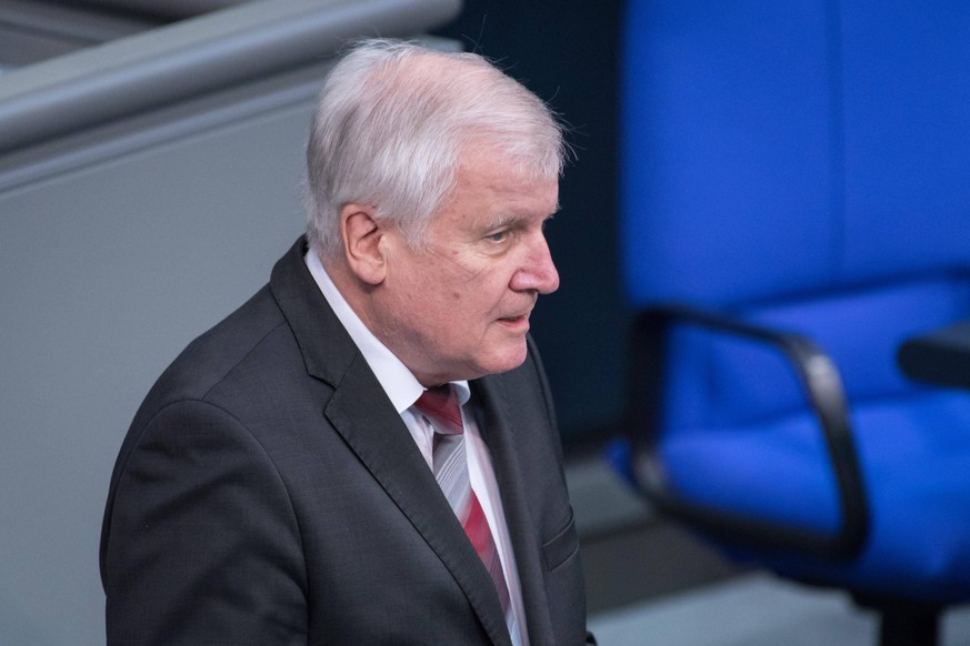 Berlin, Plenarsitzung im Bundestag Deutschland, Berlin - 05.11.2020: Im Bild ist Horst Seehofer Bundesministerium des Innern, CSU w