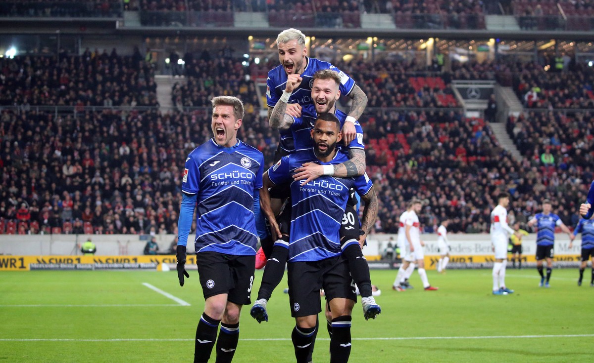 VfB Stuttgart - DSC Arminia Bielefeld Deutschland, Stuttgart, 09.03.2020, Fussball, 2. Bundesliga, Saison 2019/2020, VfB Stuttgart - DSC Arminia Bielefeld: mi. Cebio Soukou DSC Arminia Bielefeld Jubel ...