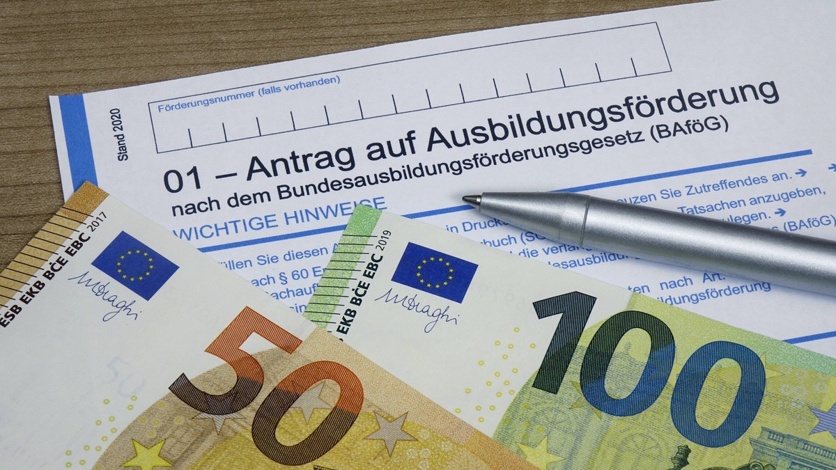 Bundesausbildungsförderungsgesetz Bundesausbildungsförderungsgesetz, 15.04.2022, Borkwalde, Brandenburg, Das BAföG regelt die staatliche Unterstützung für die Ausbildung von Schülern und Studenten. ** ...