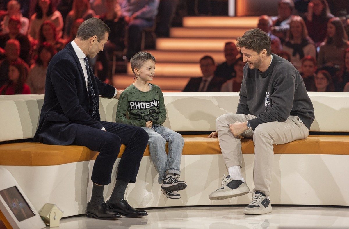 ARD/NDR KLEIN GEGEN GROSS - DAS UNGLAUBLICHE DUELL, &quot;Spiel und Spaß mit Kai Pflaume&quot;, am Samstag (08.03.25) um 20:15 Uhr im ERSTEN.
Kai Pflaume, Laios (7) und Tommi Schmidt (v. l. n. r.).
©  ...