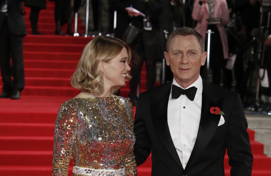 LONDON, ENGLAND - OCTOBER 26: Lea Seydoux and Daniel Craig attend the Royal Film Performance of &quot;Spectre&quot; at Royal Albert Hall on October 26, 2015 in London, England. (Photo by John Phillips ...