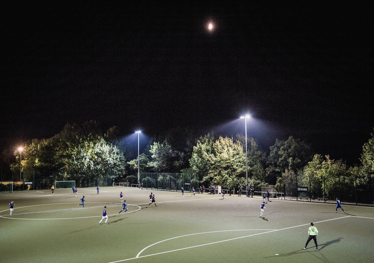 Berlin, Deutschland, 10.10.2016: 11 Freunde - das Spiel ohne Abseits. Hertha 03 Zehlendorf - Tennis Borussia Berlin.

Berlin Germany 10 10 2016 11 Friends the Game without Offside Hertha 03 Zehlendo ...