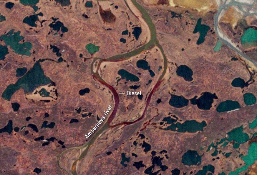 Bilder der europäischen Weltraumorganisation zeigen, wie der Diesel den Fluss rot färbt.