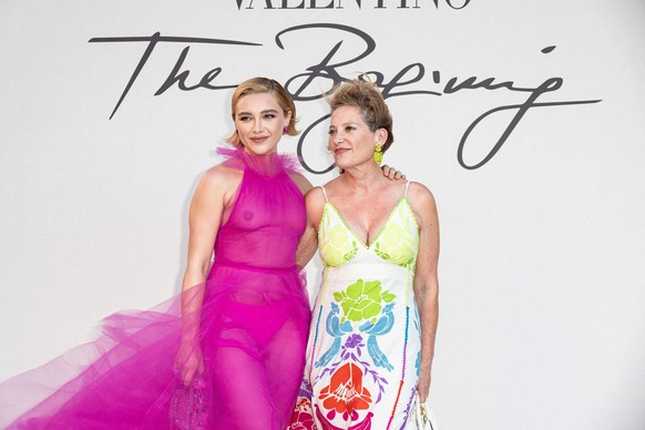 Florence Pugh (left) with her mother Deborah McCain before the Valentino Show.