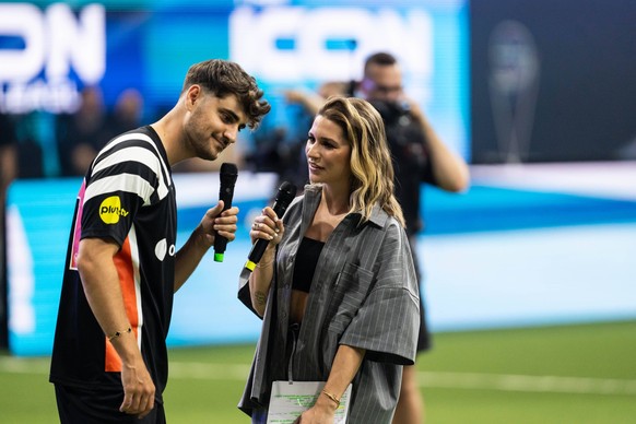GER, The Icon League, FC PLYRS UNITED vs WONTORRIORS FC / 01.09.2024, Lanxess Arena, K�ln, GER, The Icon League, FC PLYRS UNITED vs WONTORRIORS FC Im Bild: Jana Wosnitza und Elias Nerlich / Eligella m ...