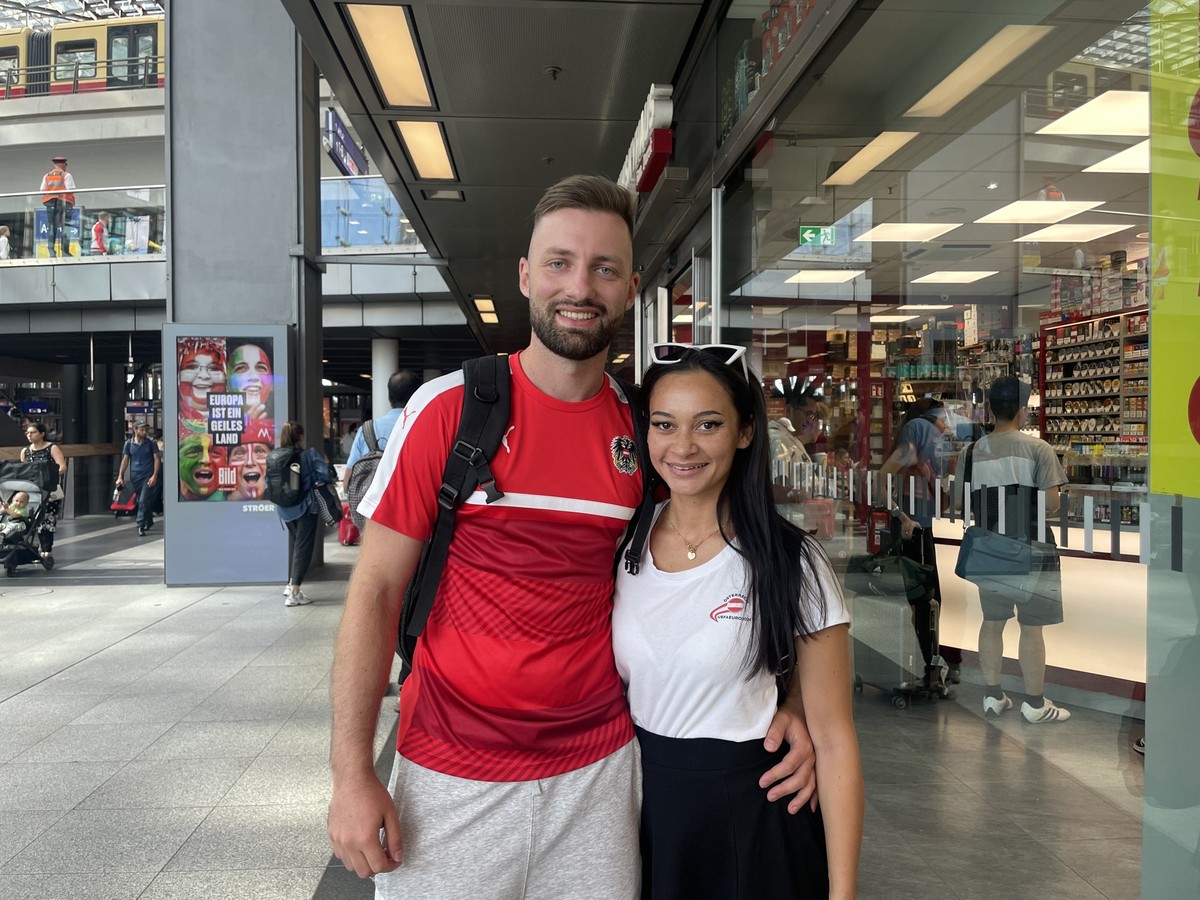 Johannes und Nathalie aus Österreich sind zufrieden mit ihrer Anreise.