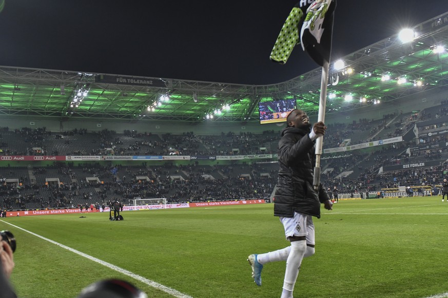 GER, DFL, 1. BL, Borussia Moenchengladbach vs. SC Freiburg / 01.12.2019, Borussia-Park - Stadion, Moenchengladbach, GER, DFL, 1. BL, Borussia Moenchengladbach vs. SC Freiburg, DFL regulations prohibit ...