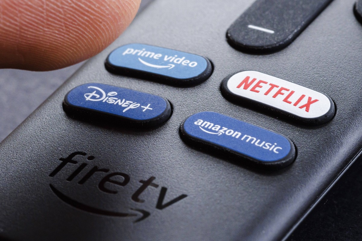 Fernbedienung Amazon Fire TV. Berlin, 05.01.2022 Berlin Deutschland *** Remote control Amazon Fire TV Berlin, 05 01 2022 Berlin Germany Copyright: xThomasxTrutschel/photothek.dex