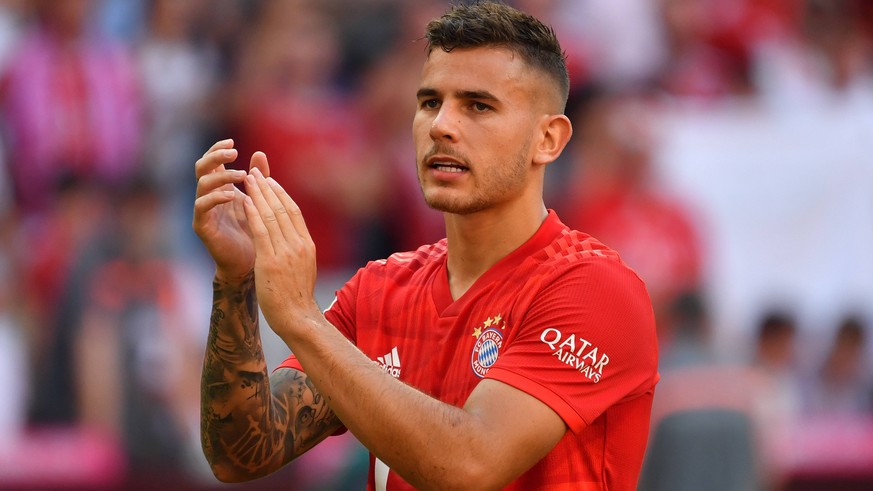 Lucas HERNANDEZ (Bayern Muenchen), klatscht Applaus,Gestik, Aktion,Einzelbild,angeschnittenes Einzelmotiv,Halbfigur,halbe Figur. Fussball 1. Bundesliga,3.Spieltag,Spieltag03,, FC Bayern Muenchen M) -  ...