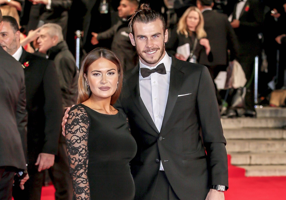 Gareth Bale mit Freundin Emma Rhys-Jones bei der Weltpremiere des Kinofilms James Bond 007 - Spectre in der Royal Albert Hall. London, 26.10.2015 Foto:xD.xBedrosianx/xFuturexImage

Gareth Bale with  ...