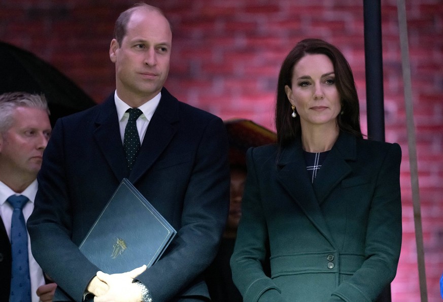 Royal Visit Boston - Day One The Prince and Princess of Wales together with Mayor Wu and Ambassador Kennedy at Speakers Corner outside City Hall, Boston, where they formally kick off the Earthshot cel ...