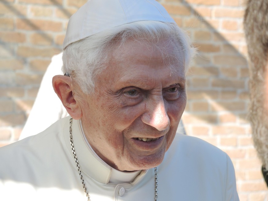 Der emeritierte Papst Benedikt XVI hat in seiner Zeit als Erzbischof von München bei Missbrauchsfällen weggeschaut, urteilt ein Gutachten.