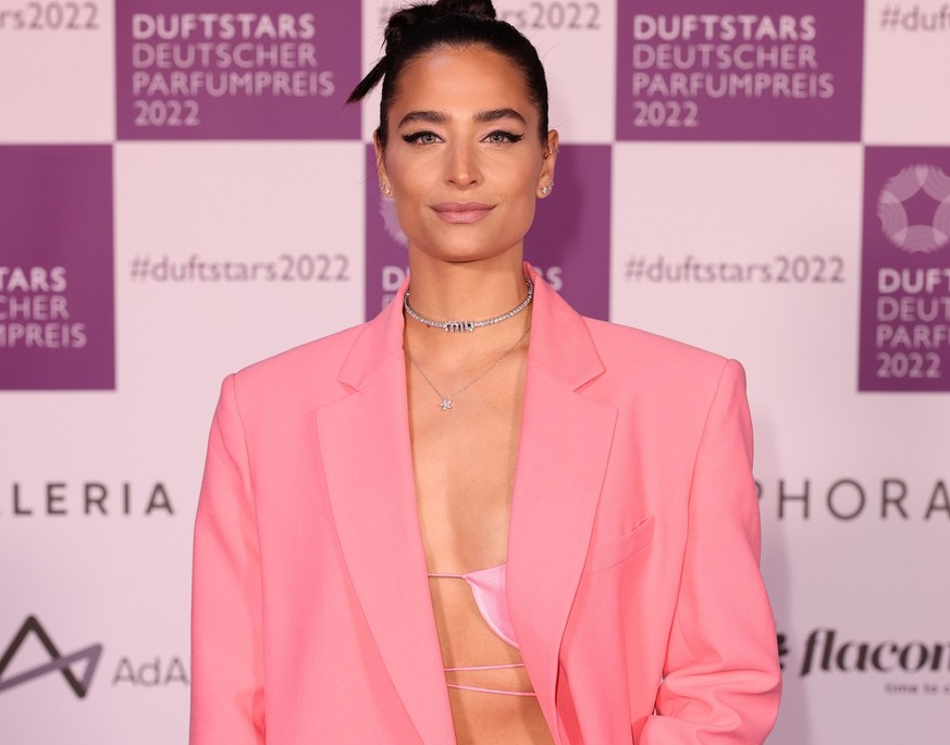 COLOGNE, GERMANY - NOVEMBER 17: Amira Pocher attends the Duftstars 2022 on November 17, 2022 in Cologne, Germany. (Photo by Andreas Rentz/Getty Images for Fragrance Foundation)