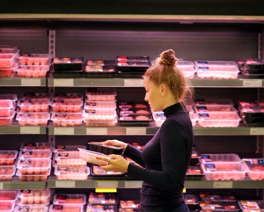 Ob Beef, Steak oder Filet aus Schwein, Rind, Lamm oder Geflügel: Auch der Supermarkt Lidl bietet seinen Kunden zahlreiche Fleisch-Produkte an.