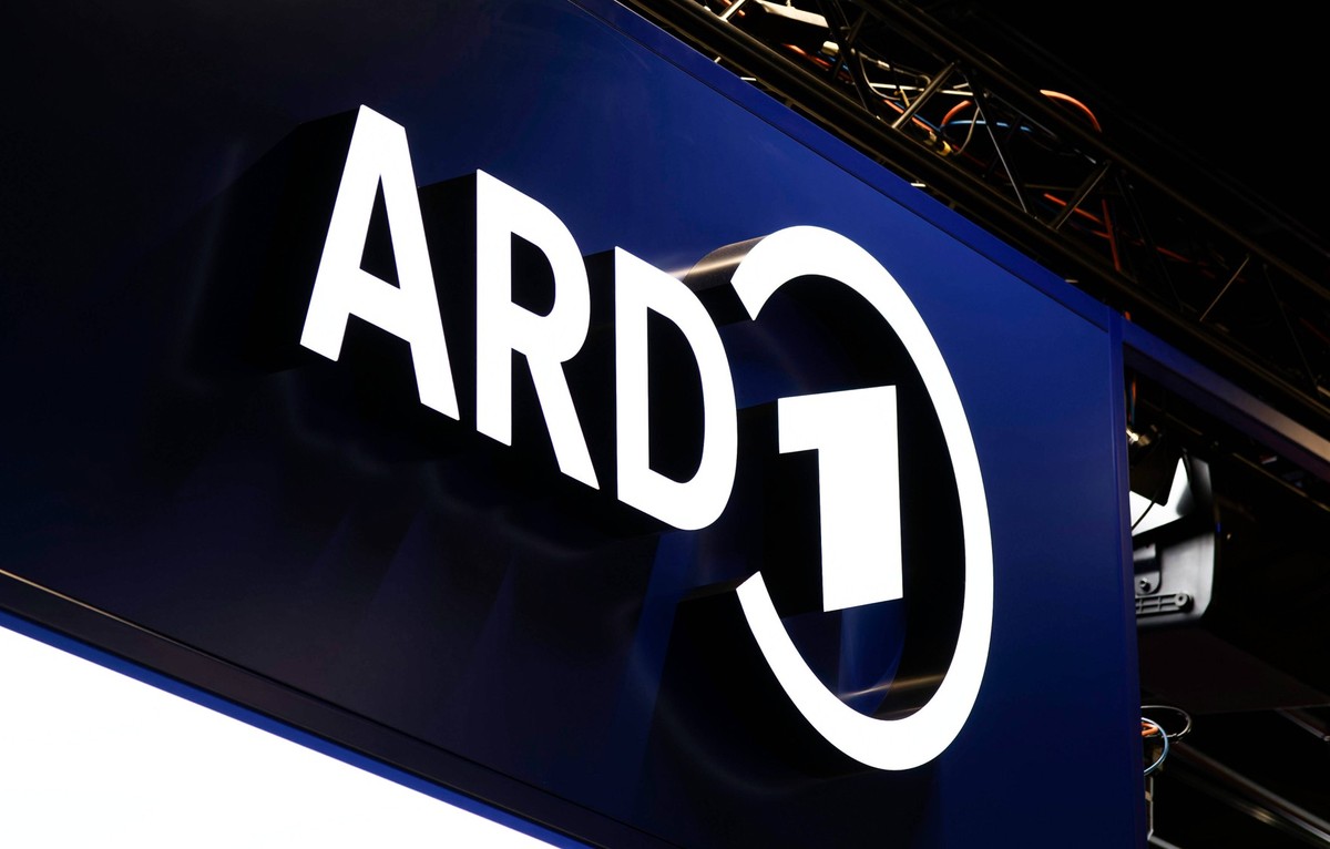 21.08.2024, Spielemesse gamescom in Köln. Logo am Stand von ARD. 21.08.2024, Spielemesse gamescom in Köln 21.08.2024, Spielemesse gamescom in Köln *** 21 08 2024, games fair gamescom in Cologne Logo a ...