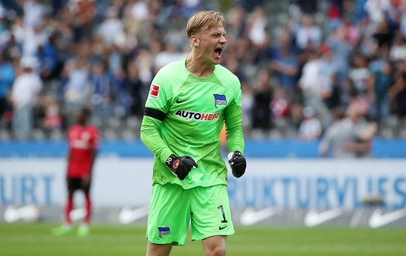 Torwart Oliver Christensen jubelnd / Freude / Emotion / Jubel nach 2:1 / / Fu�ball Fussball / DFL Bundesliga Herren / 6.Spieltag Saison 2022/2023 / 10.09.2022 / Hertha BSC Berlin vs. Bayer 04 Leverkus ...