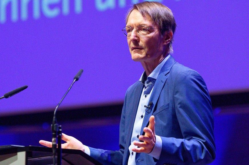 16.05.2023, Nordrhein-Westfalen, Essen: Karl Lauterbach, Bundesminister für Gesundheit (SPD), spricht bei der Eröffnungsveranstaltung des 127. Deutschen Ärztetages. Zur Hauptversammlung der Bundesärzt ...