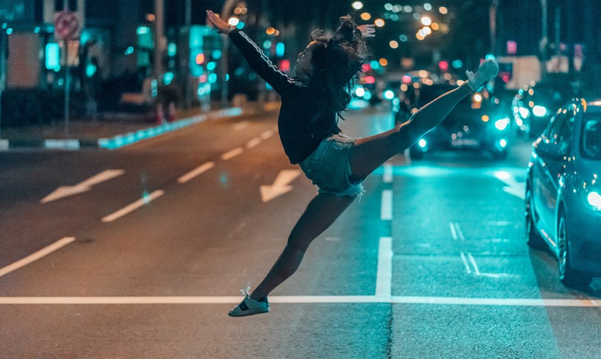 Joggen, laut Musik hören – worauf viele Frauen aus Angst nachts verzichten