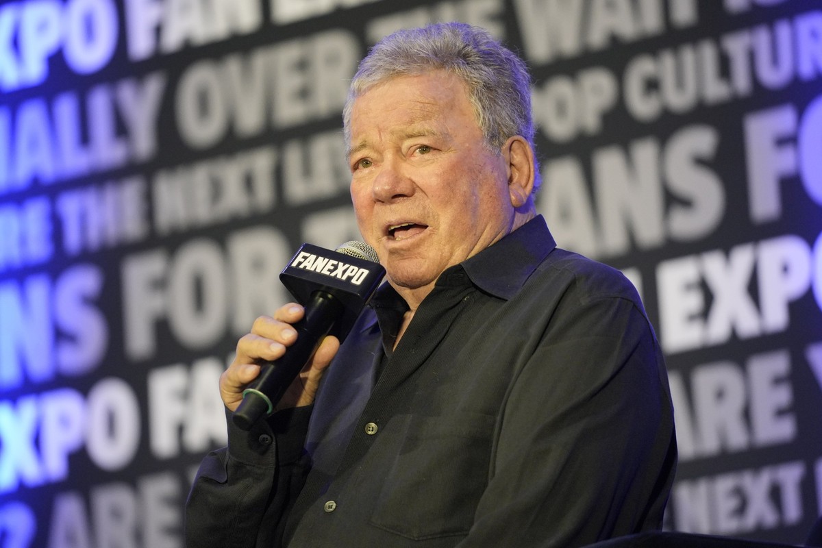 William Shatner speaks at the Comic-Con Fan Expo at the Donald E. Stephens Convention Center on Saturday, Aug. 17, 2024, in Rosemont, Ill. (Photo by Rob Grabowski/Invision/AP)