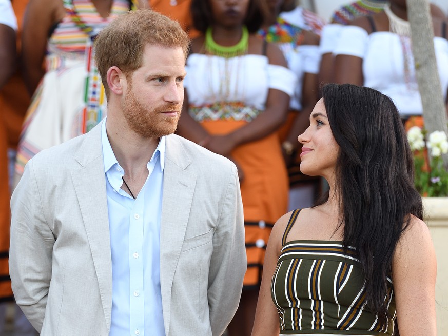 . 25/10/2019. Windsor, United Kingdom. Prince Harry and Meghan Markle, The Duke and Duchess of Sussex, at a roundtable discussion on gender equality with The Queen s Commonwealth Trust and One Young W ...