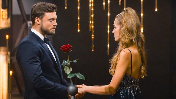 Mimi erhält von Niko die letzte &quot;Bachelor&quot;-Rose.