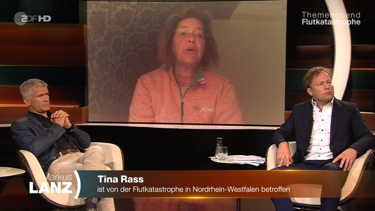 Flutopfer Tina Rass (Mitte) hat alles verloren.