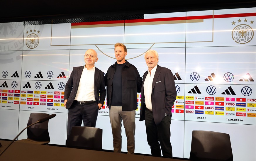 22.09.2023, Hessen, Frankfurt/Main: Fußball: DFB, Nationalmannschaft, Pressekonferenz nach der Präsidiumssitzung. Der neue Bundestrainer Julian Nagelsmann (M) steht neben DFB-Präsident Bernd Neuendorf ...