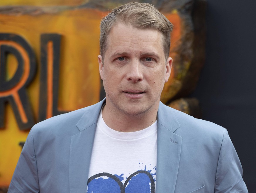 Oliver POCHER, Moderator, Roter Teppich, Red Carpet Show, Ankunft, arrival, Filmpremiere JURASSIC WORLD - EIN NEUES ZEITALTER am 30.05.2022 in Koeln, *** Oliver POCHER, presenter, red carpet, red carp ...