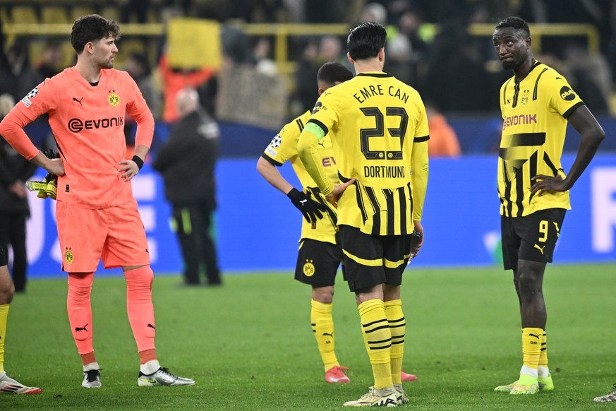 04.03.2025, Nordrhein-Westfalen, Dortmund: Fu�ball: Champions League, Borussia Dortmund - OSC Lille, K.o.-Runde, Achtelfinale, Hinspiele, Signal Iduna Park, Dortmunder Spieler reagieren nach der Parti ...