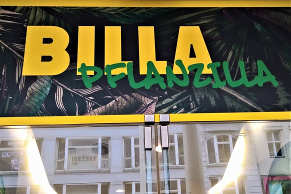 Billa ist ein oesterreichisches Unternehmen des Lebensmitteleinzelhandels mit Sitz in Wiener Neudorf. Das Unternehmen ist seit 1996 im Besitz der Rewe Group. 2020 wurde die bis dahin eigenstaendig agi ...