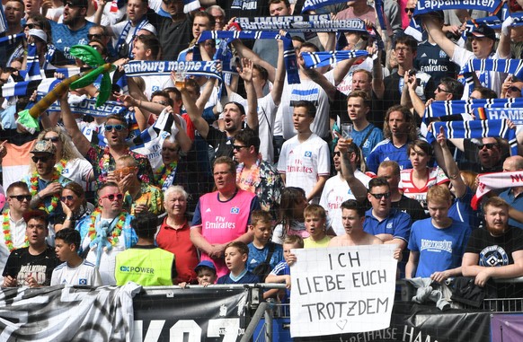 GER; 2. FBL, Hamburger SV vs MSVDuisburg / 19.05.2019, GER; 2. FBL, Hamburger SV vs MSV Duisburg ,DFL REGULATIONS PROHIBIT ANY USE OF PHOTOGRAPHS AS IMAGE SEQUENCES AND/OR QUASI-VIDEO, im Bild Feature ...