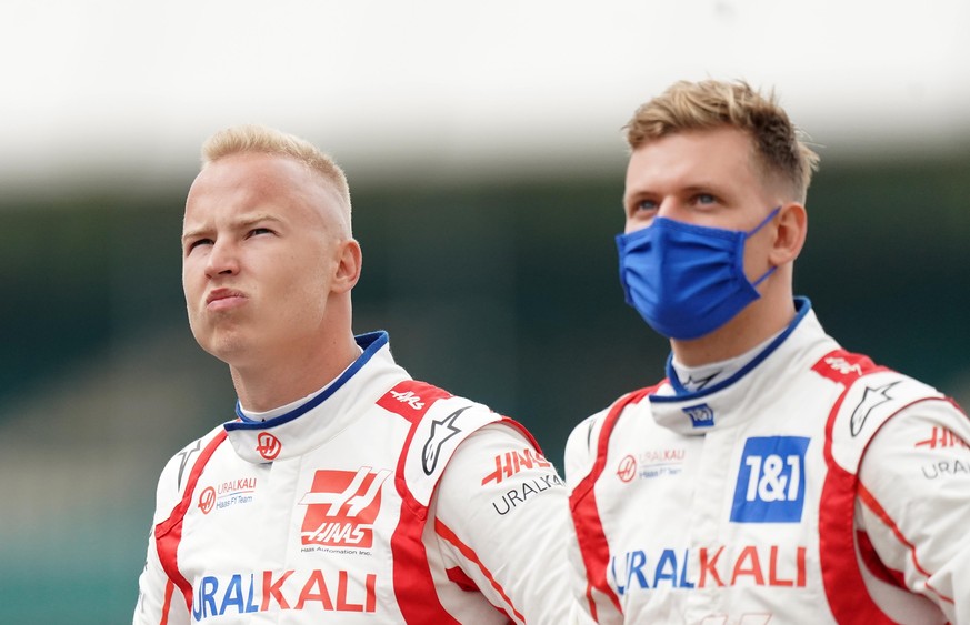 Mick Schumacher (r.) und Nikitia Mazepin sind beim Haas-Rennstall Teamkollegen