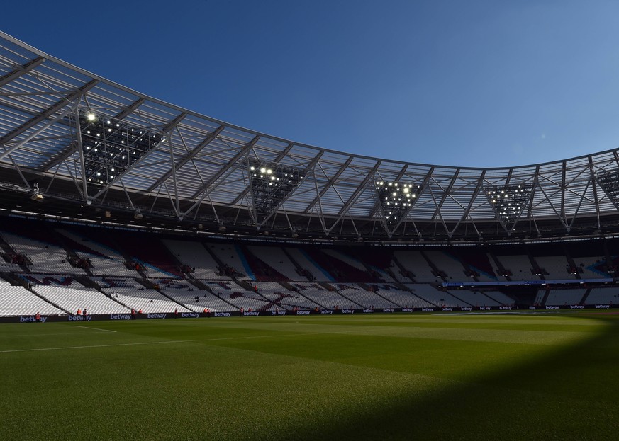 A general view inside the London Stadium during the Premier League match between West Ham United and Tottenham Hotspur at the Olympic Park, London, England on 20 October 2018. PUBLICATIONxNOTxINxUK Co ...