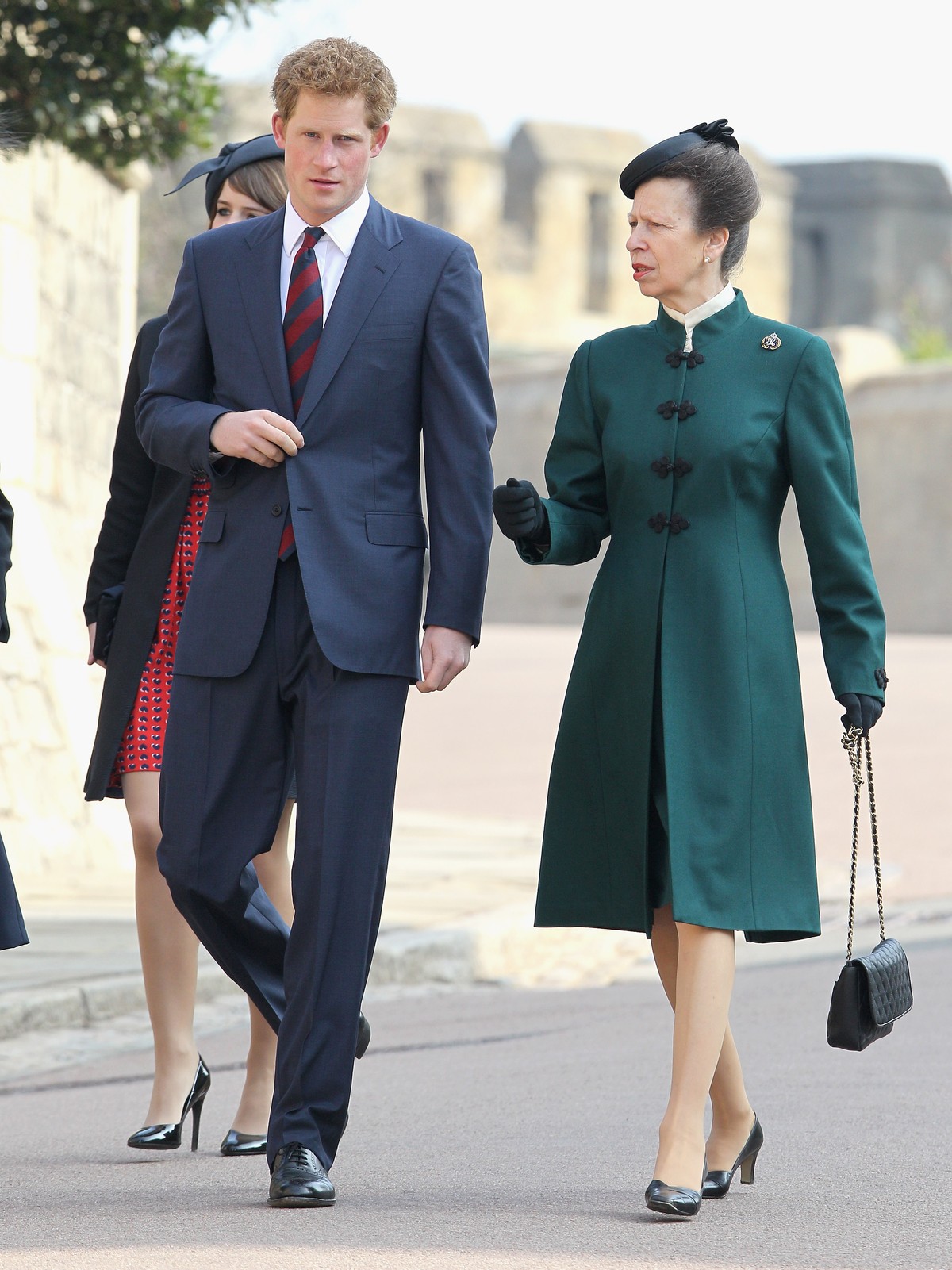 Süßer Lockenkopf in seinen besten Jahren
Im Vergleich mit heute sehr junger Prinz Harry
Keine Meghan
Noch kein Archie
Keine Spur von Megxit