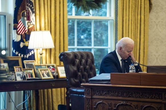 Der amerikanische Präsident Joe Biden hat mit Selenskyj seit Kriegsausbruch nur virtuell oder am Telefon kommuniziert.