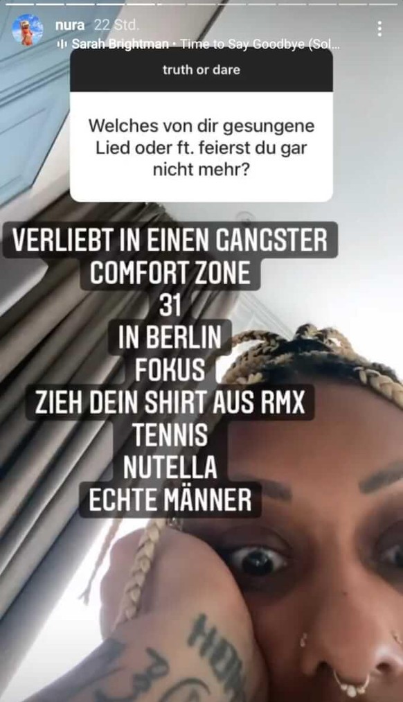 Nura listete etliche Songs auf, hinter denen sie heute nicht mehr steht.