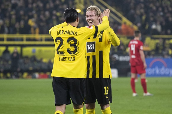 Fußball: 1. Bundesliga, Saison 2022/2023, 23. Spieltag, Borussia Dortmund - RB Leipzig am 03.03.2023 in Dortmund Nordrhein-Westfalen. Dortmunds Torschütze Emre Can links bejubelt mit Julian Brandt das ...