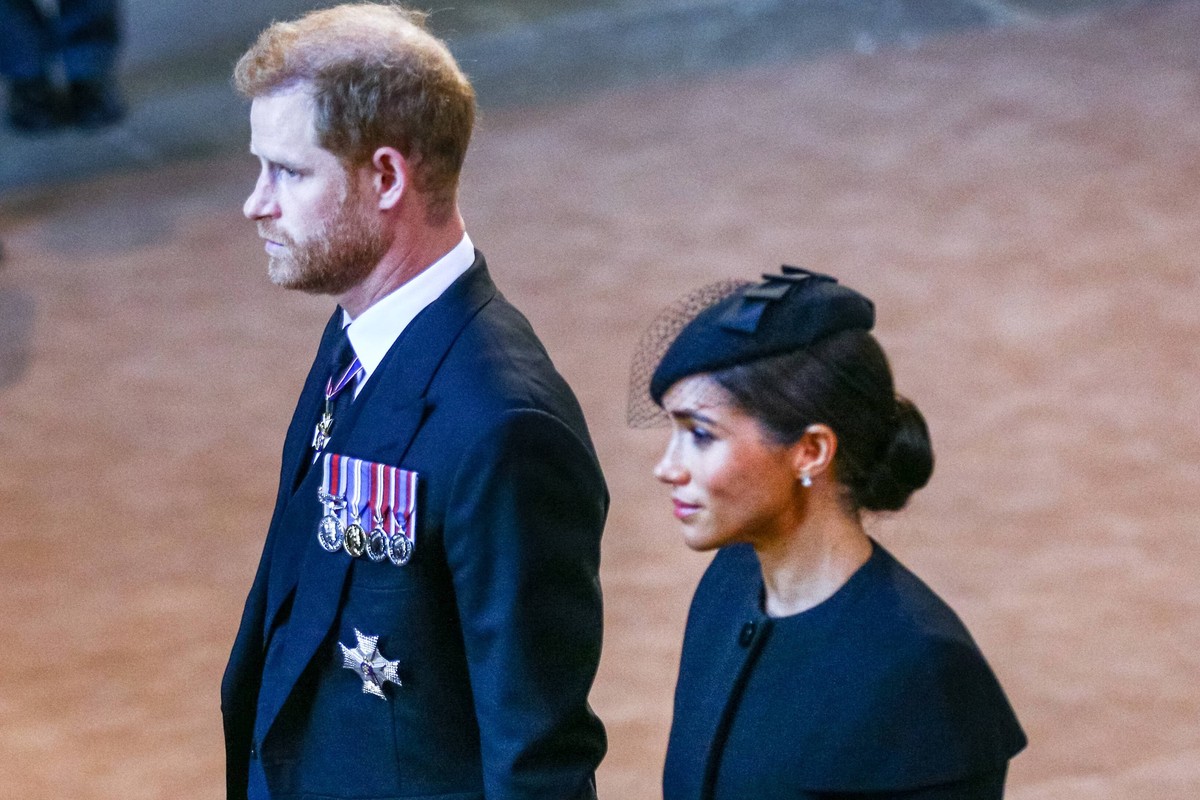 . 14/09/2022. London, United Kingdom.The coffin of Queen Elizabeth II at Westminster Hall in London accompanied by King Charles III and other members of the Royal Family, including Camilla, The Queen  ...