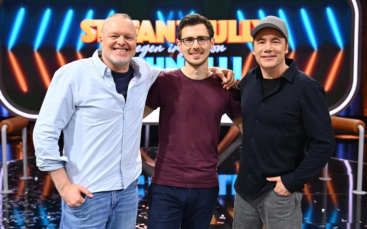 V.l.: Stefan Raab, xxx und Michael Bully Herbig

+++ Die Verwendung des sendungsbezogenen Materials ist nur mit dem Hinweis und Verlinkung auf RTL+ gestattet. +++