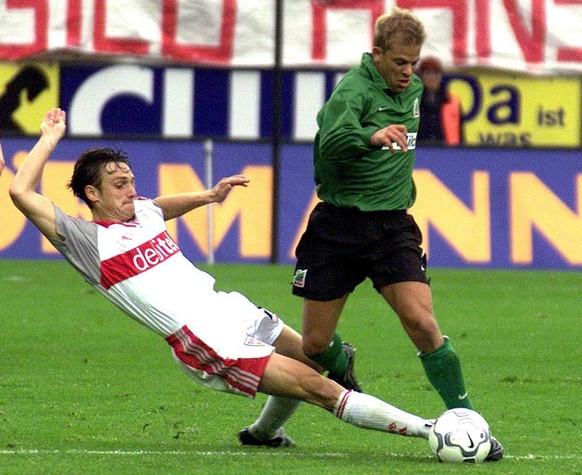 VFB Stutggart's Heiko Gerber (left) tackles Markus Anfang of Tirol Innsbruck, during the UEFA Cup second round, first leg match in Innsbruck, Thursday 26 October 2000. dpa |