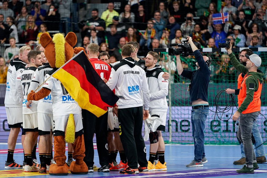 Das deutsche Team schwört sich mit einem bedeutungsschwangeren Spruch auf Spiele ein. 