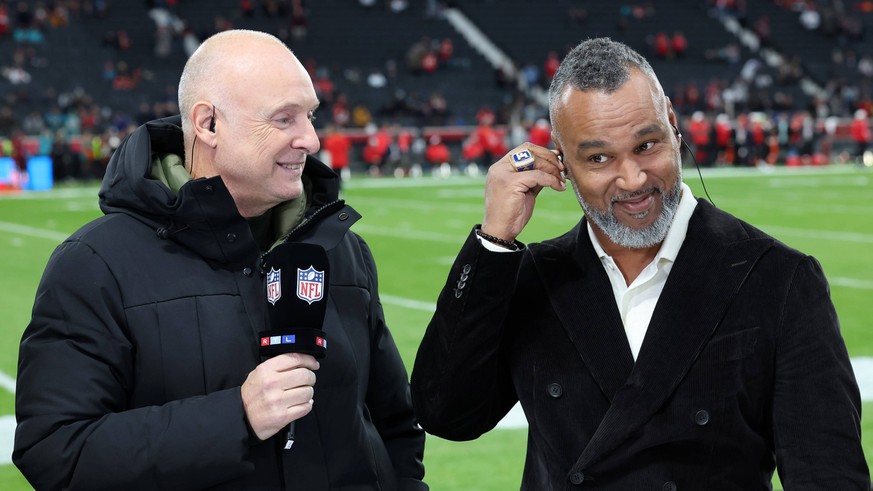 Frank Buschmann RTL mit Patrick Coach Esume Commissioner der European League of Football im Interview, Kansas City Chiefs - Miami Dolphins , NFL, American Football Herren, USA German Games 2023 Frankf ...