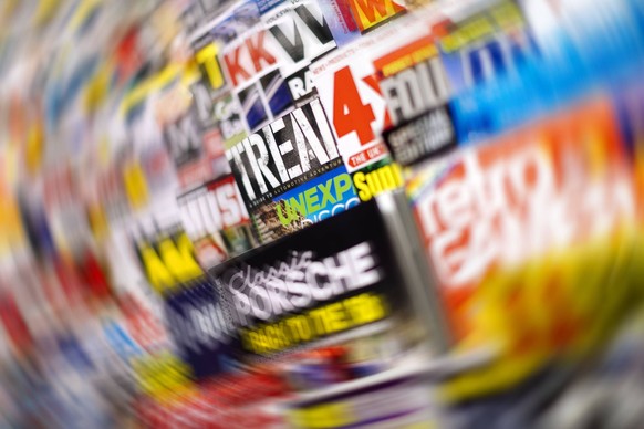 Zeitschriften in einer Bahnhofsbuchhandlung. K�ln, 05.05.2018 *** Magazines in a station bookstore Cologne 05 05 2018 Foto:xC.xHardtx/xFuturexImage